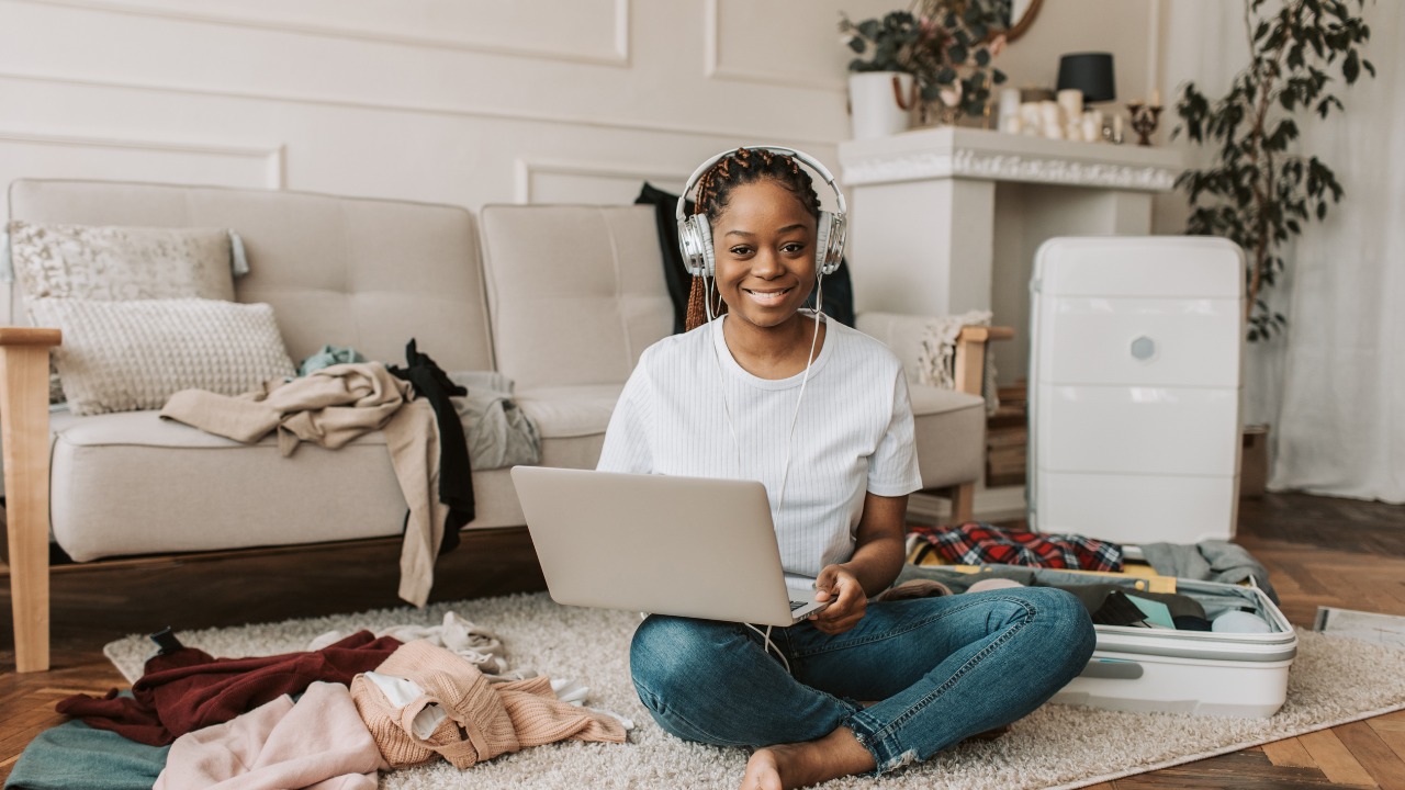Traveler using virtual urgent care before holiday travel.
